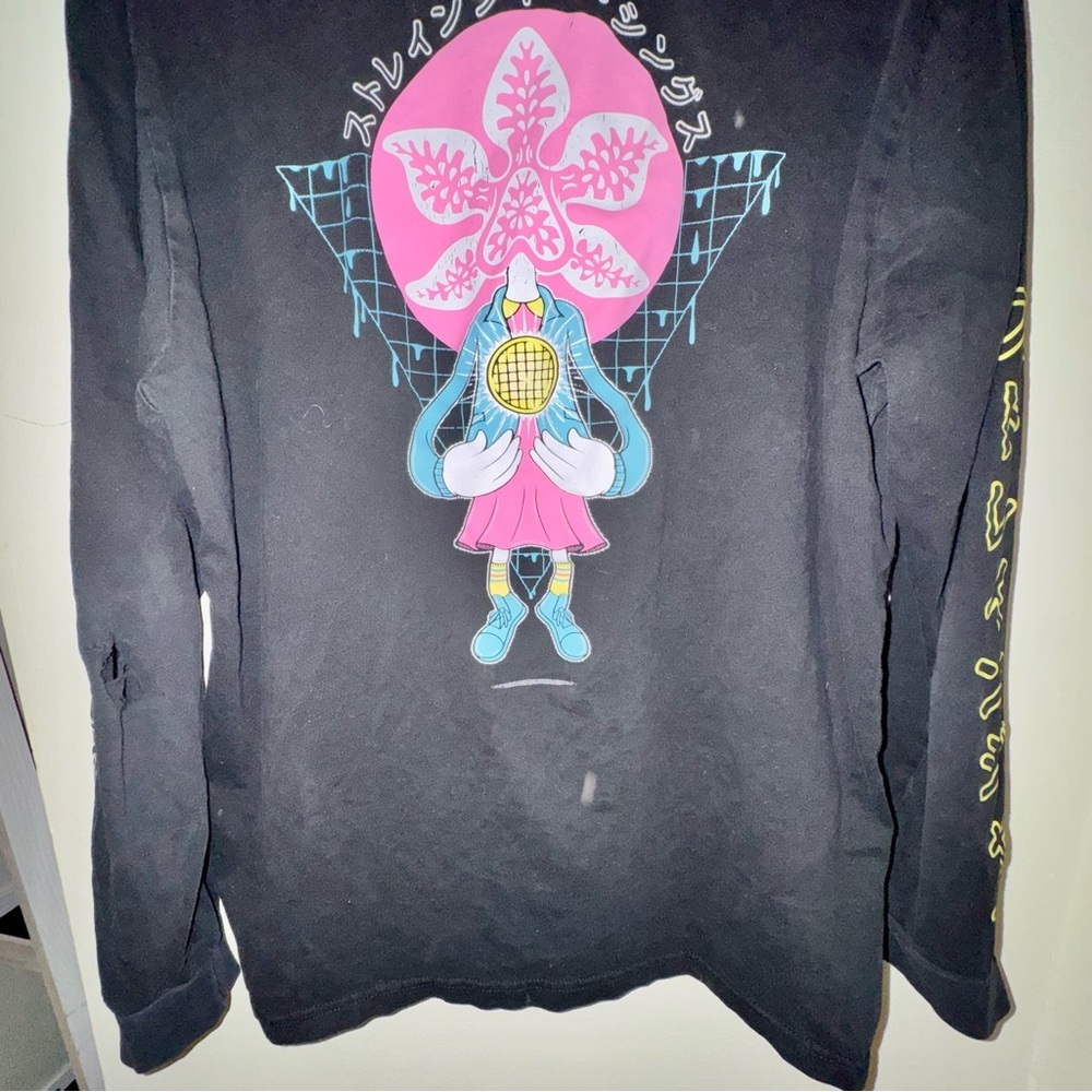 *Flaws* Stranger Things x Chogrin Elegorgon Long Sleeve Shirt - Picture 10 of 11